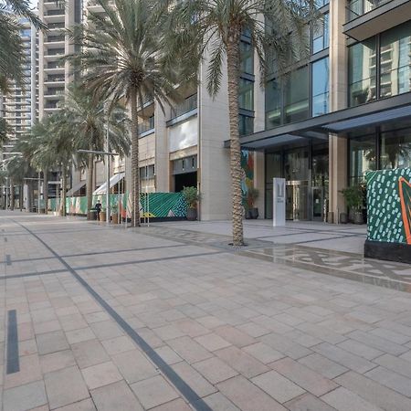 Breathtaking City Views From Dt Apt With Terrace Dubai Eksteriør billede