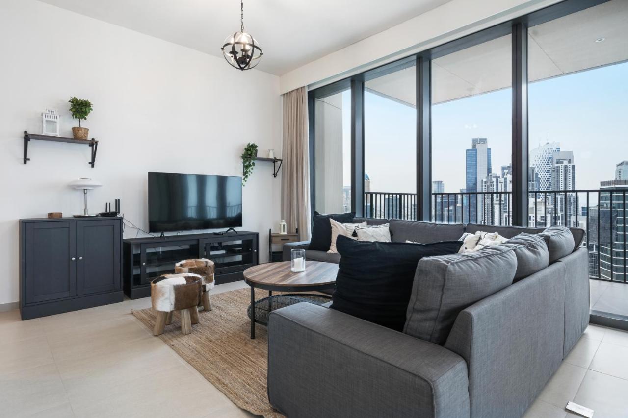 Breathtaking City Views From Dt Apt With Terrace Dubai Eksteriør billede