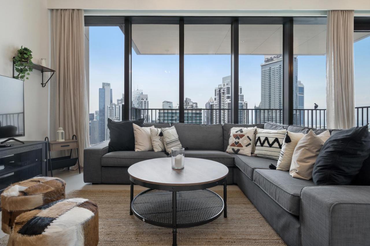 Breathtaking City Views From Dt Apt With Terrace Dubai Eksteriør billede