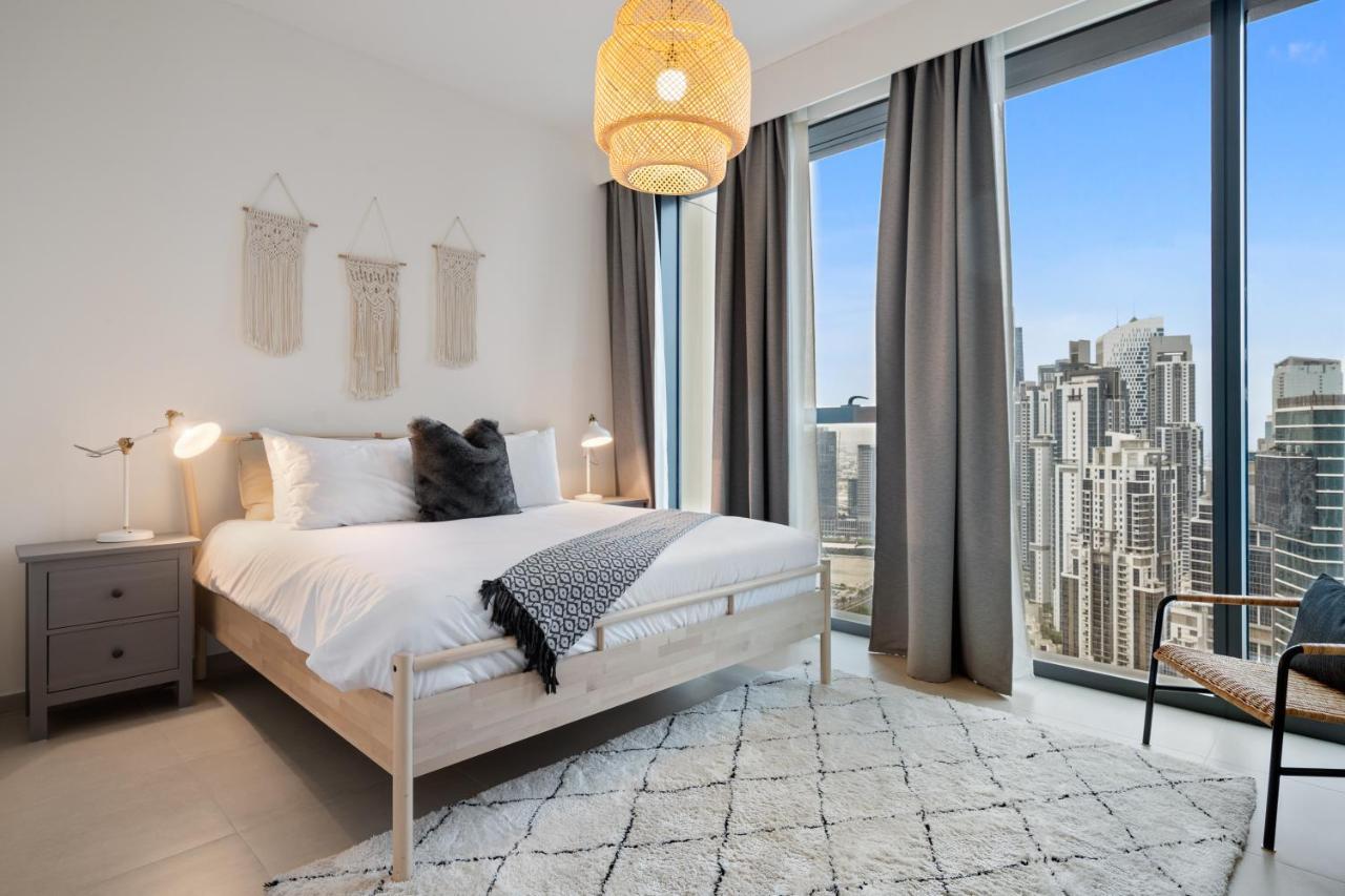 Breathtaking City Views From Dt Apt With Terrace Dubai Eksteriør billede