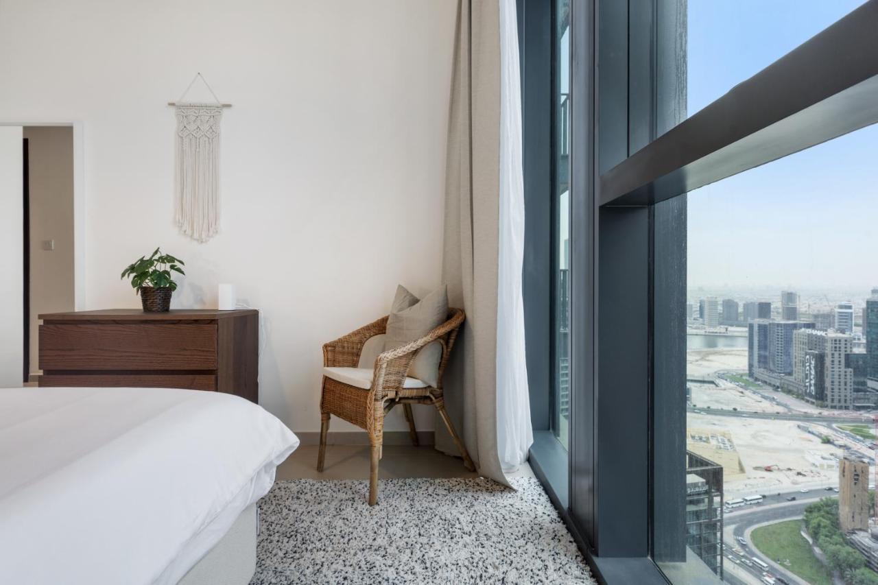 Breathtaking City Views From Dt Apt With Terrace Dubai Eksteriør billede