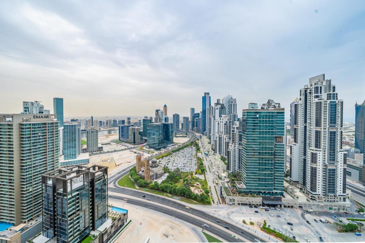 Breathtaking City Views From Dt Apt With Terrace Dubai Eksteriør billede